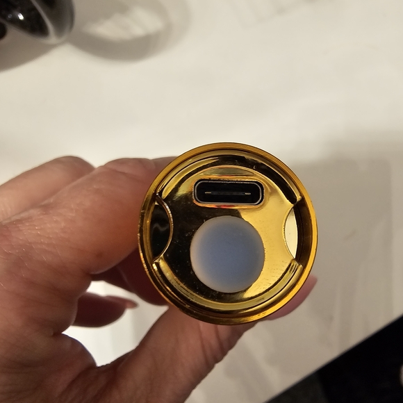 Gold Textured Razor - Picture 3 of 3